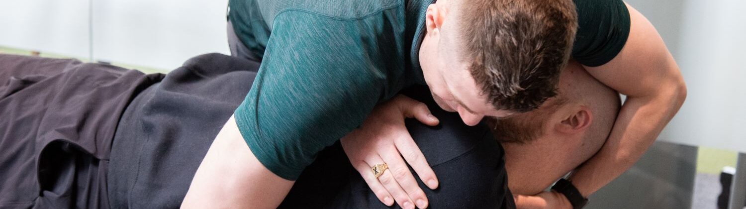 8 Signs You May Consider Consulting a Chiropractor