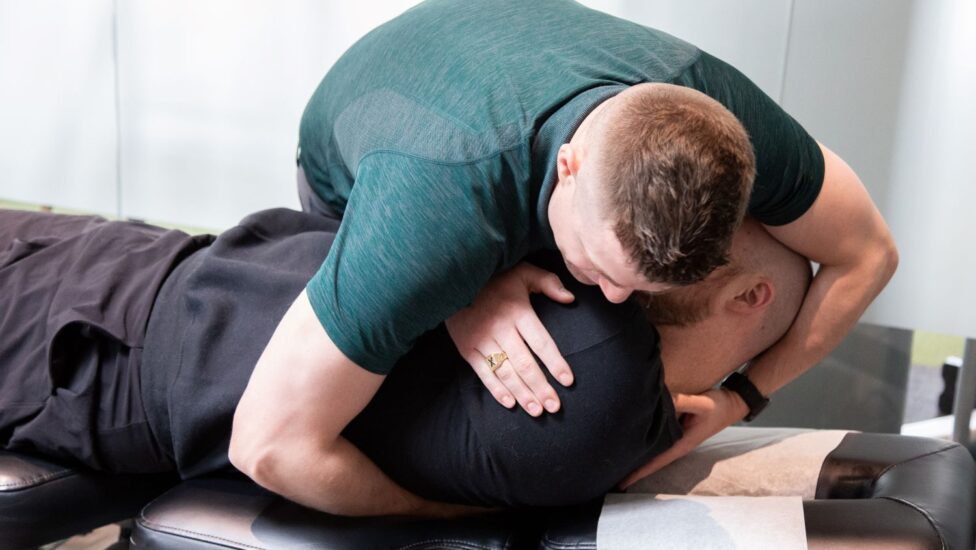 8 Signs You May Consider Consulting a Chiropractor